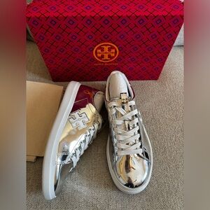 Tory Burch metallic Double T Howell Court Nwt